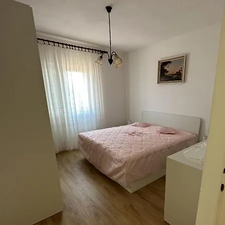 Senija - 150 M From Beach Supetar